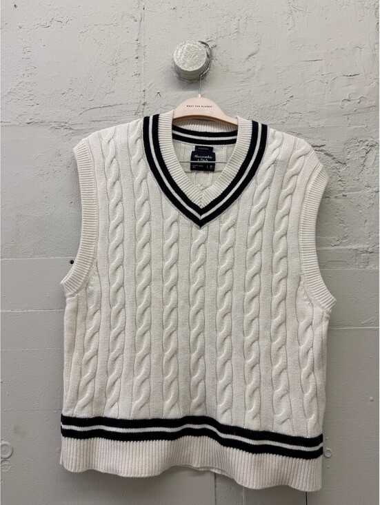 Abercrombie & Fitch Sweaters - Abercrombie & Fitch Preppy Oversized Cable Knit Cotton Sweater Vest